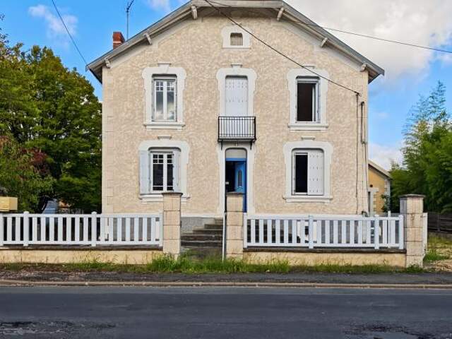 Maison À Louer — photo du bien