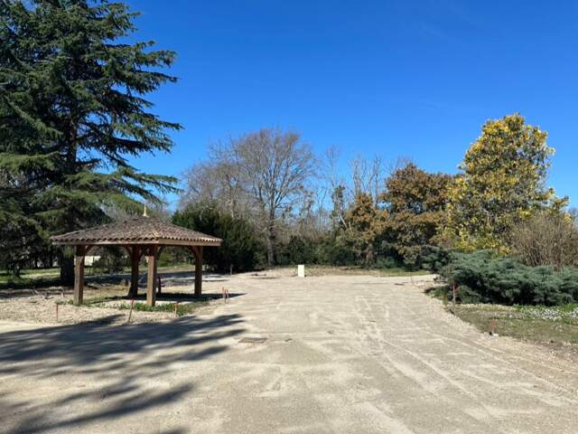 Terrain à bâtir à Martillac (33650) — photo du bien