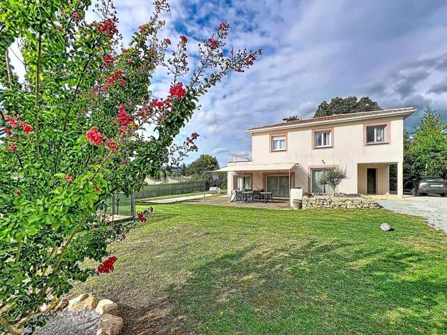 Maison À Vendre — photo du bien