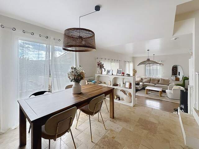 Maison À Vendre — photo du bien