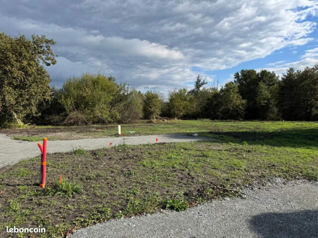 Terrain à bâtir à Artigues-près-Bordeaux (33370) — photo du bien