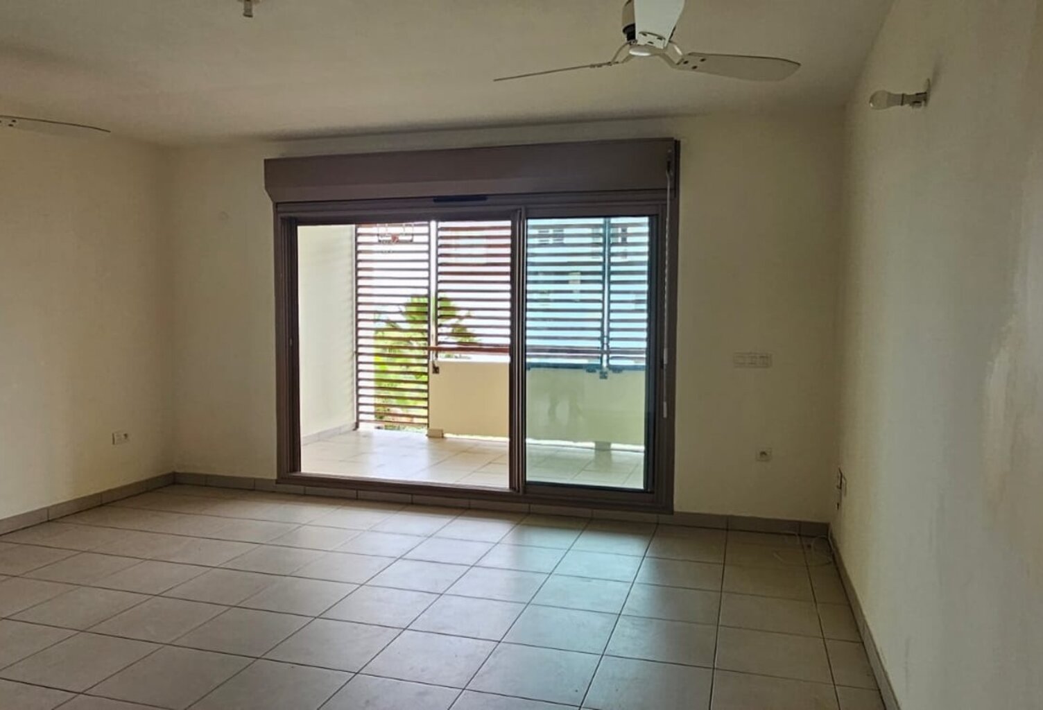 Appartement à vendre 3 pièces LA BRETAGNE (974) — photo 1