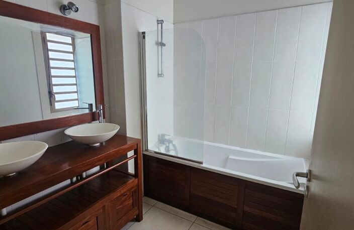 Appartement à vendre 3 pièces LA BRETAGNE (974) — photo 4