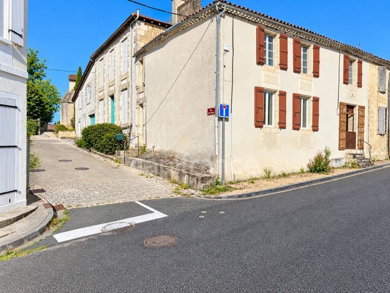 Le charme d’une maison en pierre, le potentiel d’une nouvelle histoire - Chevanceaux (17) — photo 1