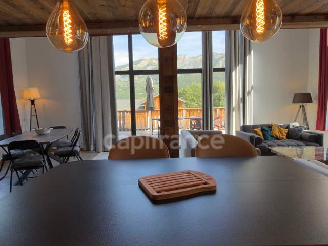 Maison à vendre 7 pièces ALLOS (04) - 4 Chambres - Piscine intérieure — photo du bien