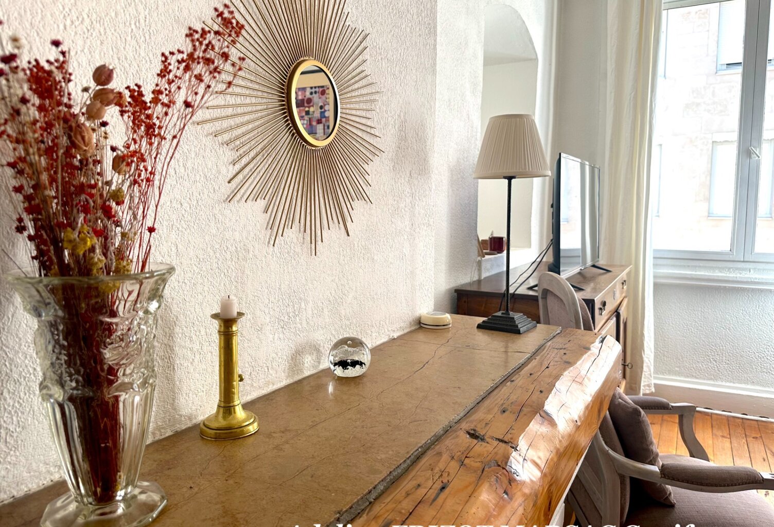APPARTEMENT - HYPER CENTRE - LUMINEUX - 2 CHAMBRES - 1 BUREAU - 3E - FONCTIONNEL — photo 1
