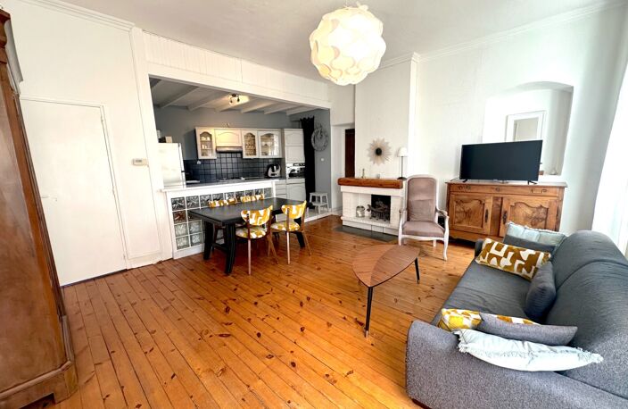 APPARTEMENT - HYPER CENTRE - LUMINEUX - 2 CHAMBRES - 1 BUREAU - 3E - FONCTIONNEL — photo 2