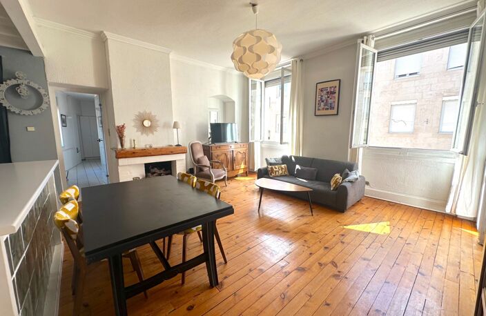 APPARTEMENT - HYPER CENTRE - LUMINEUX - 2 CHAMBRES - 1 BUREAU - 3E - FONCTIONNEL — photo 4
