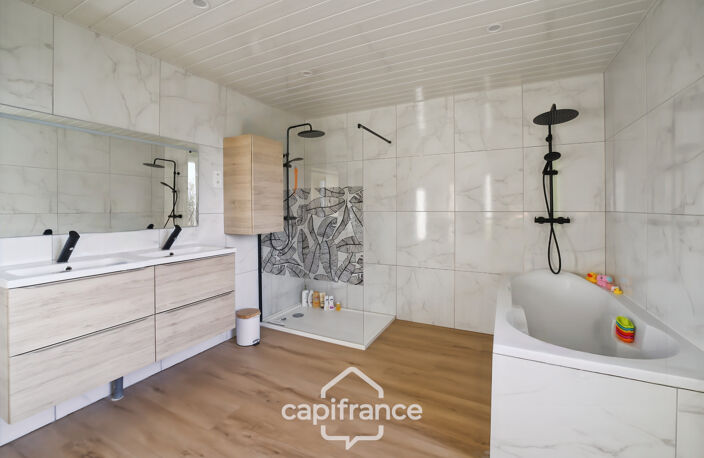 Maison de 190m² avec 2 logements indépendants - 4 chambres - terrain 1 220m² - vue Revermont — photo 5
