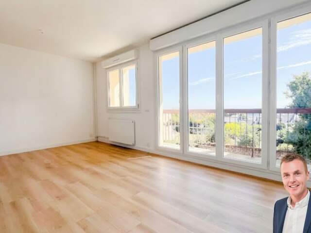 Dpt Finistère (29), A vendre QUIMPER Ouest, Appartement 3e étage de type 2 de 51 m² habitable avec  balcon - Cave — photo du bien