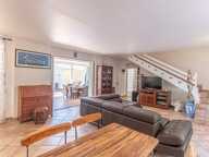 SAINT-GILLES-LES-BAINS – VILLA RÉNOVÉE AVEC PISCINE, SPA ET 5 CHAMBRES — photo 4