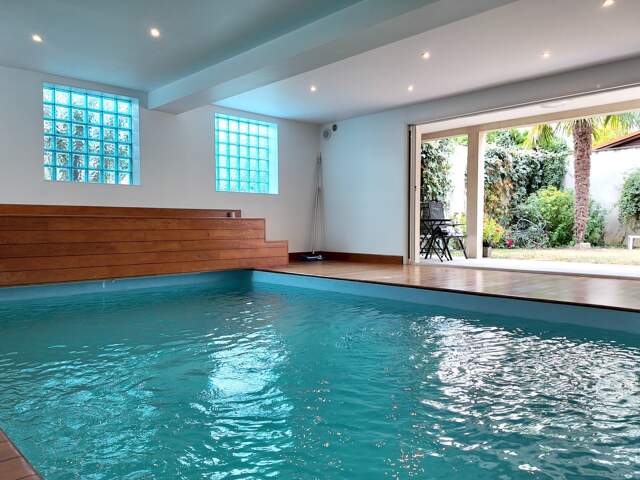 Maison familiale avec piscine — photo du bien