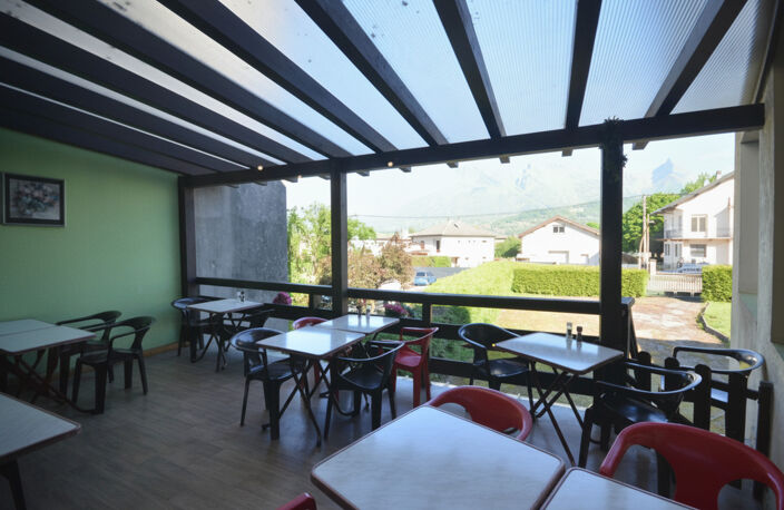 ENSEMBLE IMMOBILIER DE 8 APPARTEMENTS + MURS COMMERCIAUX – TERRAIN DE 2 070 m² — photo 4
