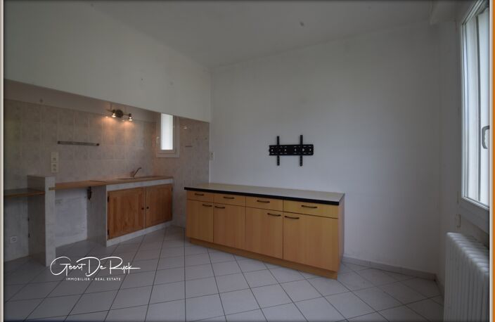 LIMOUX Maison de ville T5 R+1 avec 2 entrées indépendantes, garage et jardin — photo 4
