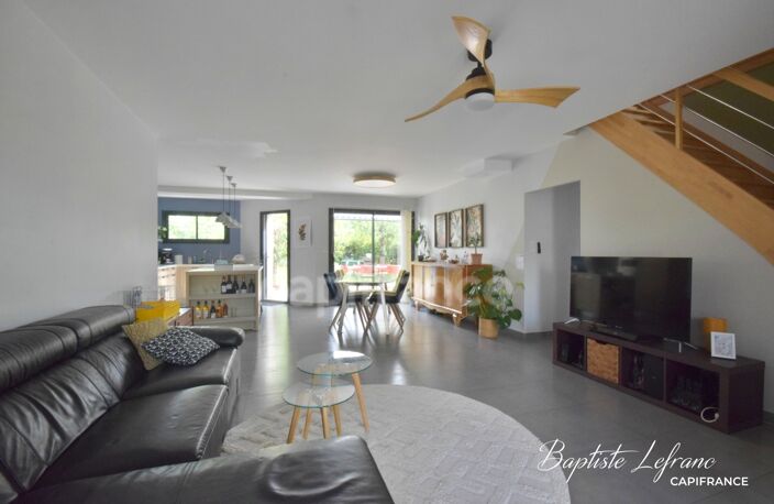 Maison familiale 5 chambres - 141 m² - 678 m² terrain — photo 2