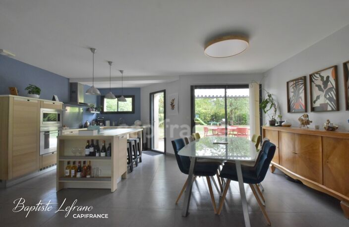 Maison familiale 5 chambres - 141 m² - 678 m² terrain — photo 3