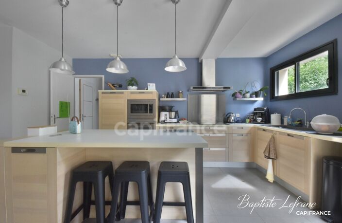 Maison familiale 5 chambres - 141 m² - 678 m² terrain — photo 4