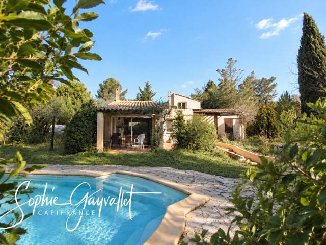 VENTABREN – 180 M², GRAND TERRAIN ET PISCINE À UN PRIX ATTRACTIF POUR LA COMMUNE — photo du bien