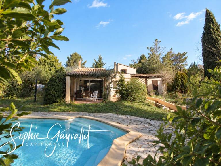 VENTABREN – 180 M², GRAND TERRAIN ET PISCINE À UN PRIX ATTRACTIF POUR LA COMMUNE — photo 1