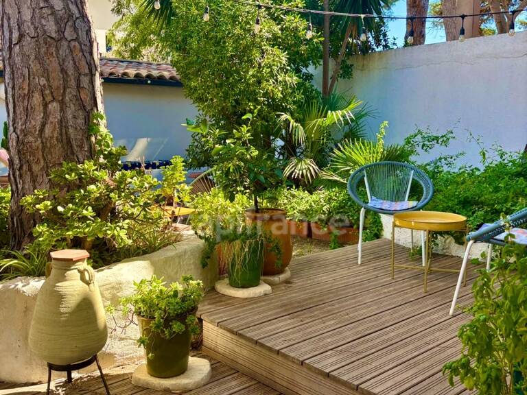 Maison à vendre 4 pièces HYERES (83) - La Capte - Jardin - Parkings - 300 m de la plage — photo 1
