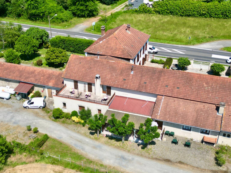 Fonds de commerce et murs à vendre NOUILHAN (65) : hôtel-restaurant + maison d'habitation — photo 1