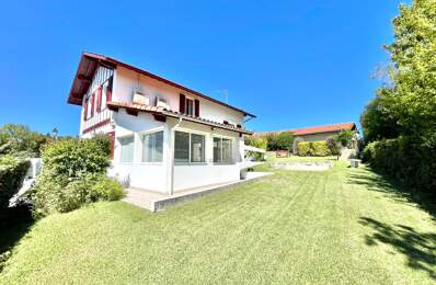 Maison 4 chambres avec T2 indépendant, garage et terrain de 690 m² – 64990 Mouguerre — photo du bien
