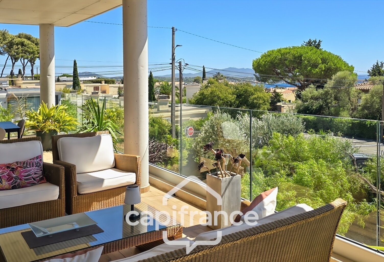Appartement à vendre 4 pièces BANDOL (83) + 2 parkings + terrasse — photo 1