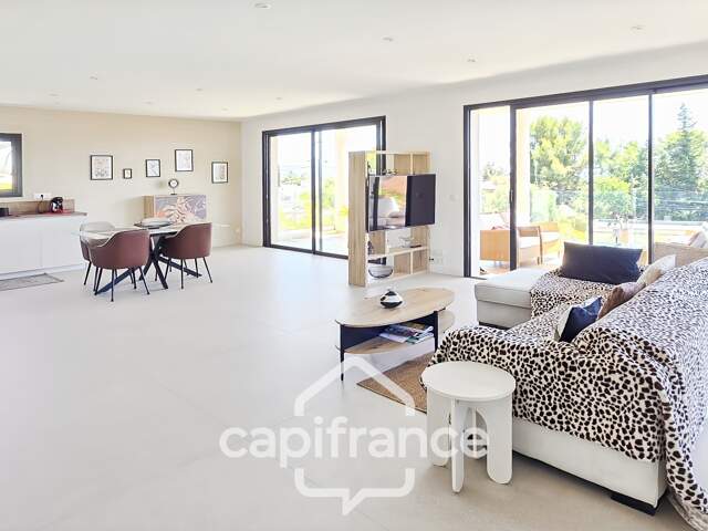 Appartement à vendre 4 pièces BANDOL (83) + 2 parkings + terrasse — photo du bien