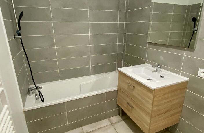 Dpt Hérault (34), à louer MONTPELLIER appartement T3 d'environ 63 m² avec terrasse de 12 m² — photo 5