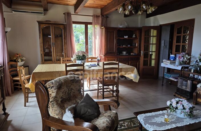 BORGO – Propriété à fort potentiel : 393 m² habitables + 2 980 m² de terrain – 395 000 € — photo 4