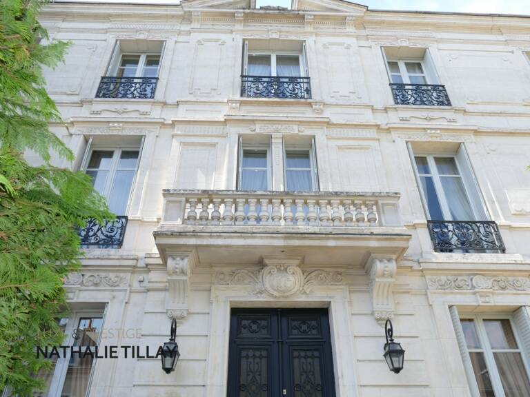 Orleans centre, a vendre,  Hotel particulier de 465 m², parc paysagé et dépendances — photo 1