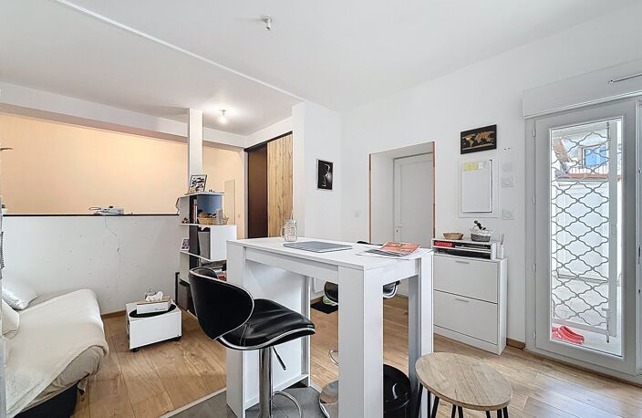 Immeuble à vendre MONTPELLIER (34) 254 m2 au sol -Comprenant un T1bis loué - un T3 libre - une remise de 100 m2 libre - un local commun — photo 2