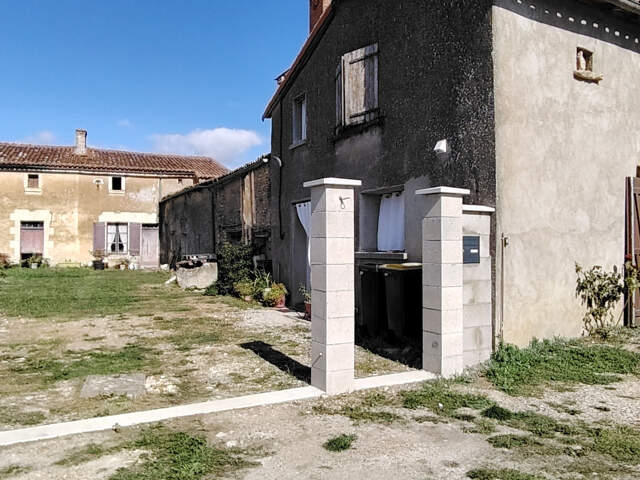 Maison à vendre 2 pièces SAINT JOUIN DE MARNES (79) — photo du bien
