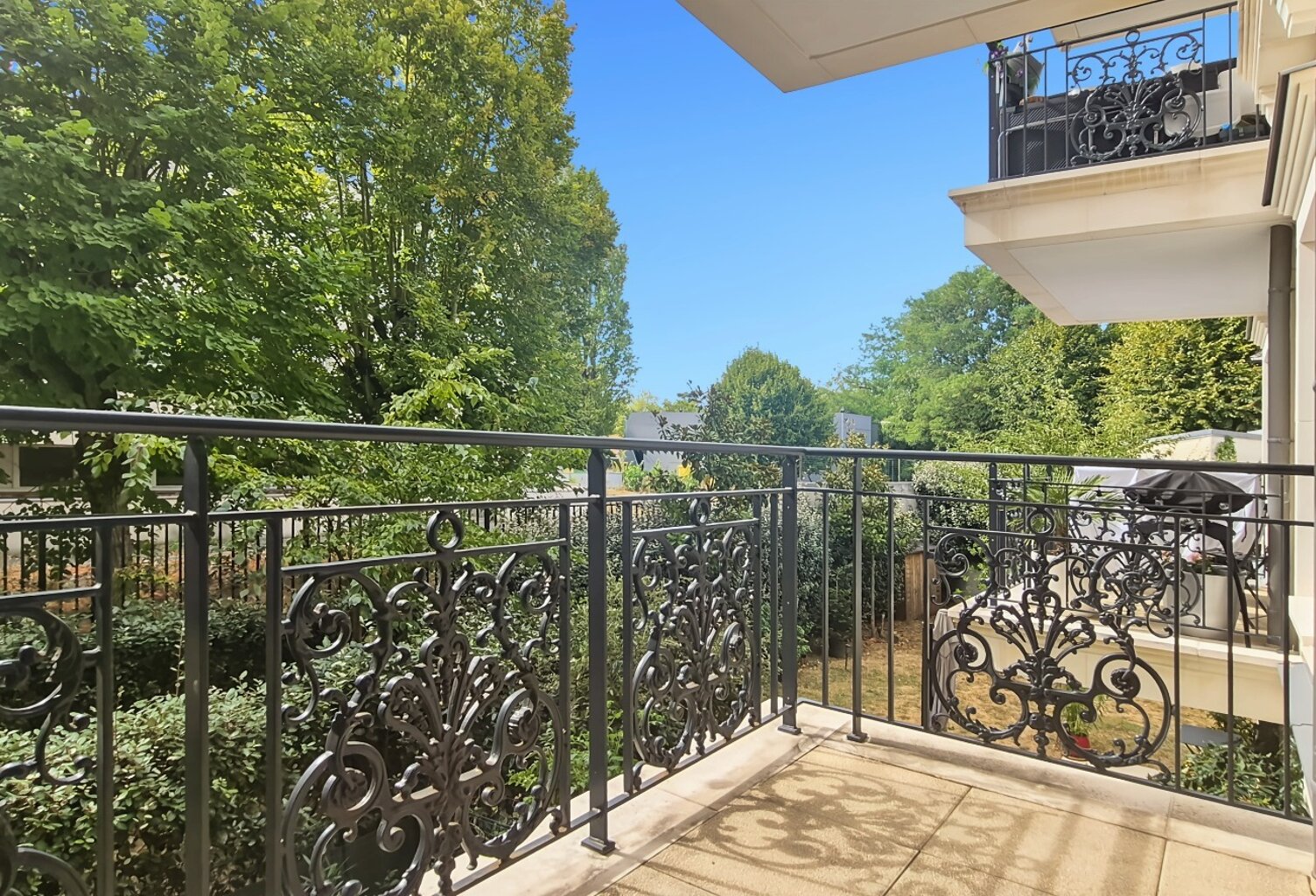 Clamart – Jardin Parisien – 3 pièces avec balcon et parking, à deux pas du Tram T6 — photo 1