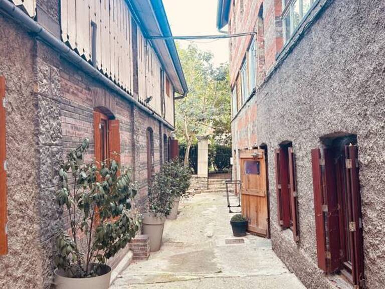 EXCLUSIVITE BOUCLE, BAS DE LA RUE BERSOT, T1 BIS DUPLEX EN ARRIERE COUR — photo 1