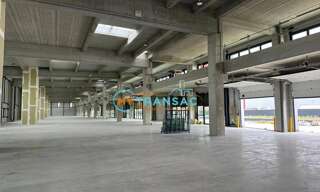 Local industriel  331 m² à louer à Bobigny (93000)