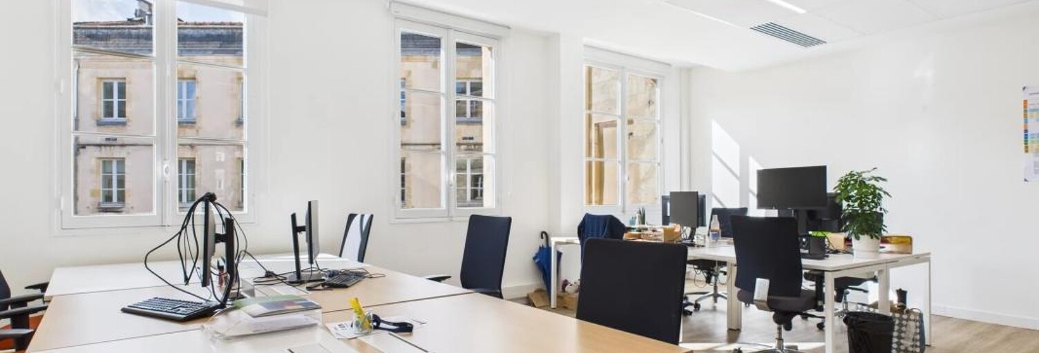 Bureau  196 m² à louer à Bordeaux (33000)