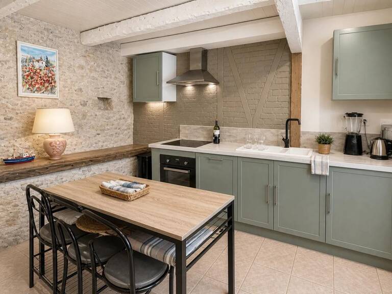 Ensemble immobilier, 375 m² dans le Lot, proche St-Cirq-Lapopie — photo 1