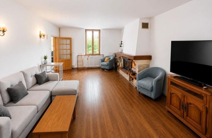 Maison de 6 pièces de 160 m² à Bord-Saint-Georges — photo 2