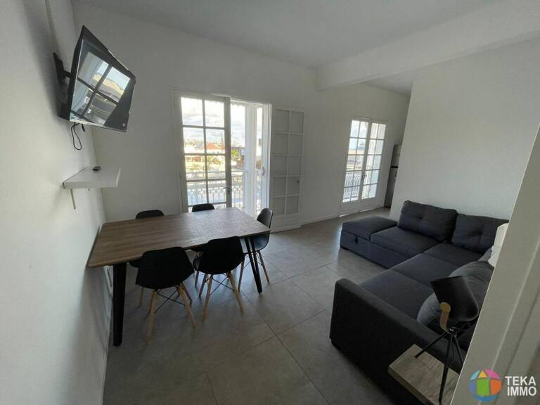 A LOUER appartement T2 meublé de 30 m2 en centre ville à Saint Pierre (974) — photo 1