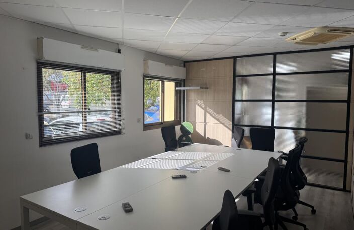 BUREAUX 260 m2 - ZAC 2000 — photo 2