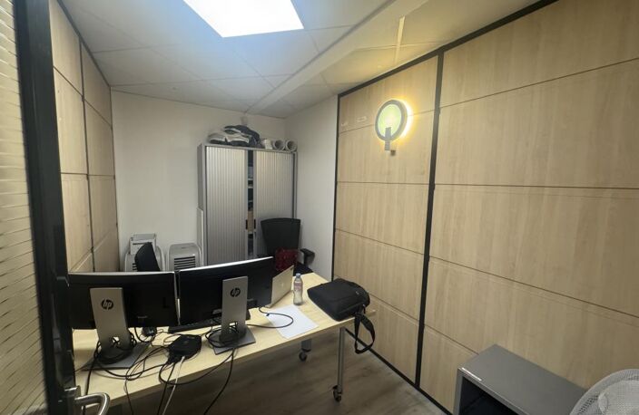 BUREAUX 260 m2 - ZAC 2000 — photo 3