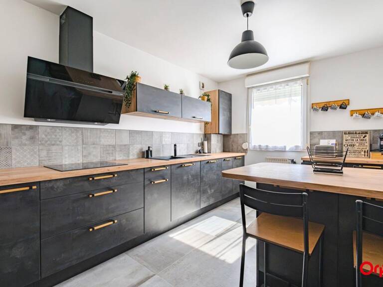 Appartement À Vendre à Reims — photo 1