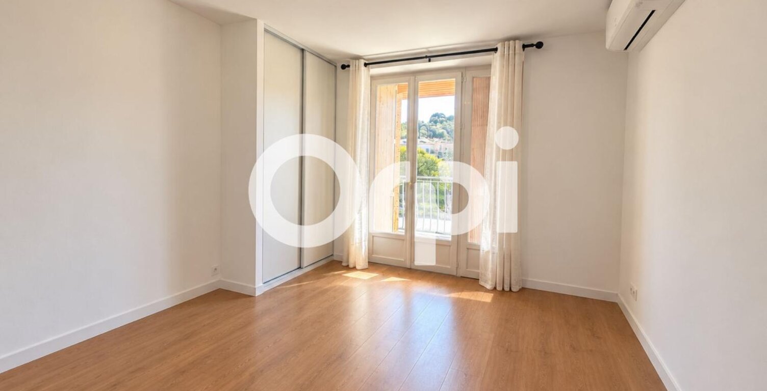 Appartement À Louer — photo 1