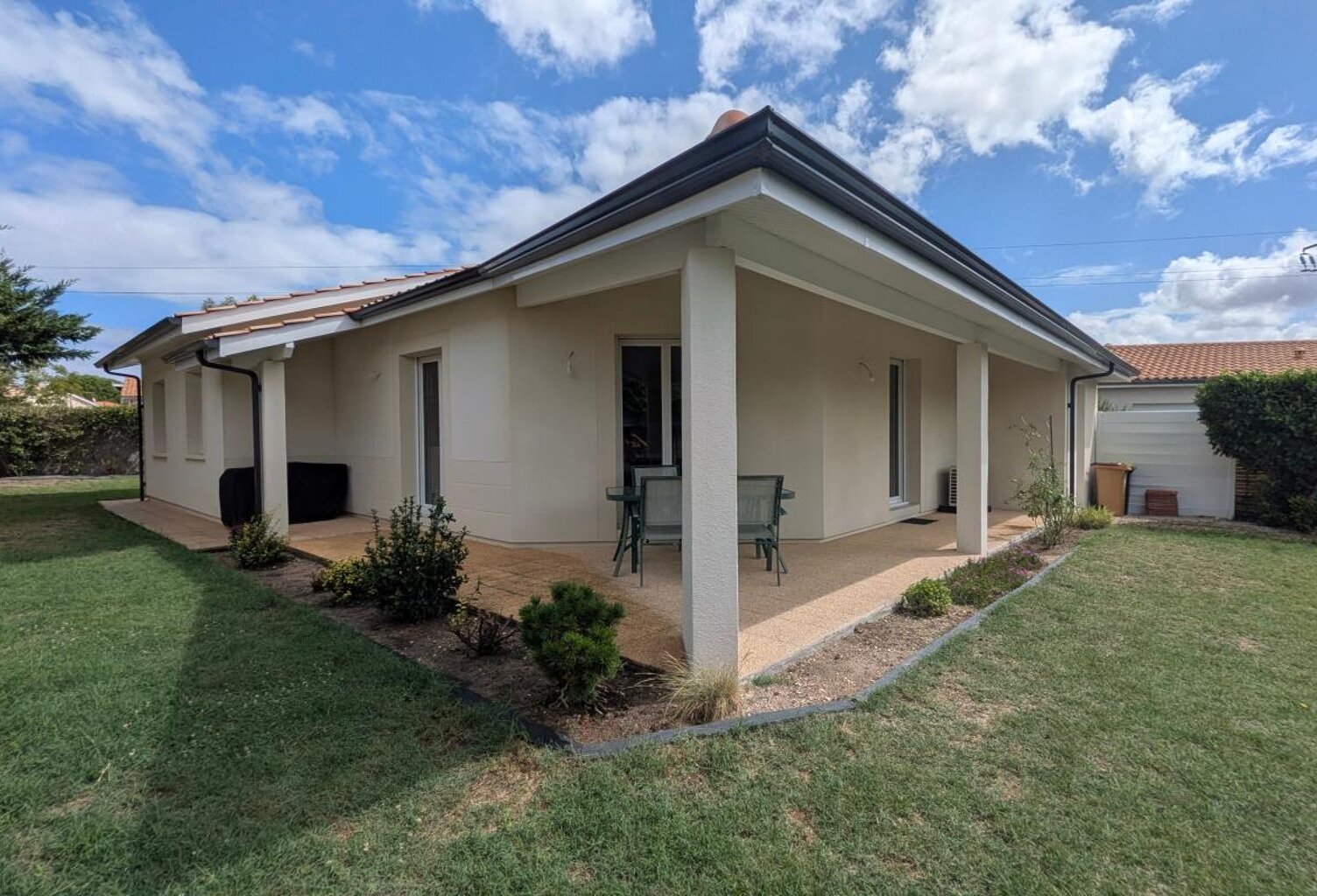 Maison À Vendre T4 91.5 m²  avec garage — photo 1