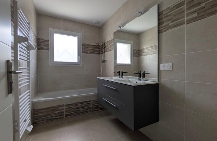 Maison À Vendre T4 91.5 m²  avec garage — photo 5