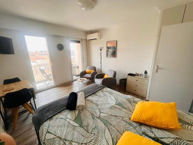 Studio avec balcon rénové Dax centre — photo du bien