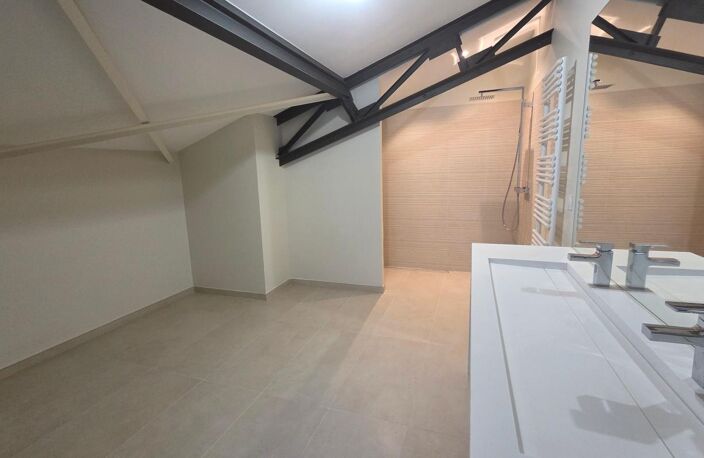 Loft avec toit terrasse vue mer et atelier d'artiste attenant Corniche Tamaris - Balaguier 83500 — photo 5