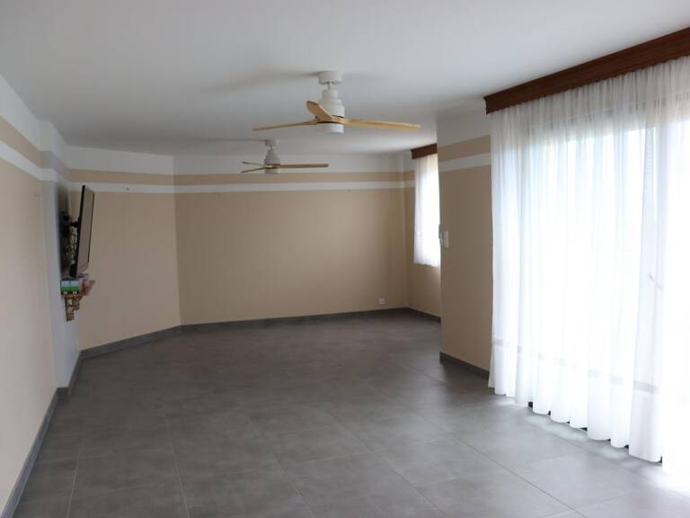 Appartement À Vendre — photo 1