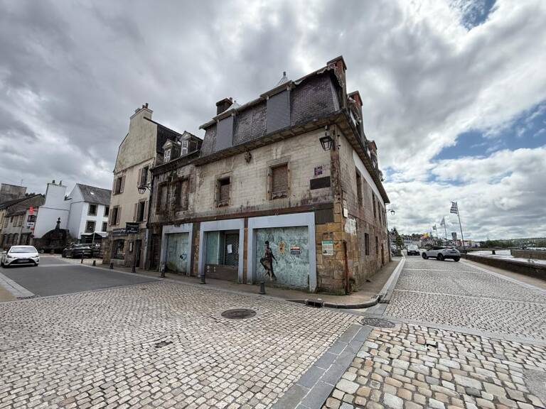 LANDERNEAU, immeuble complet en plein centre ville ! — photo 1